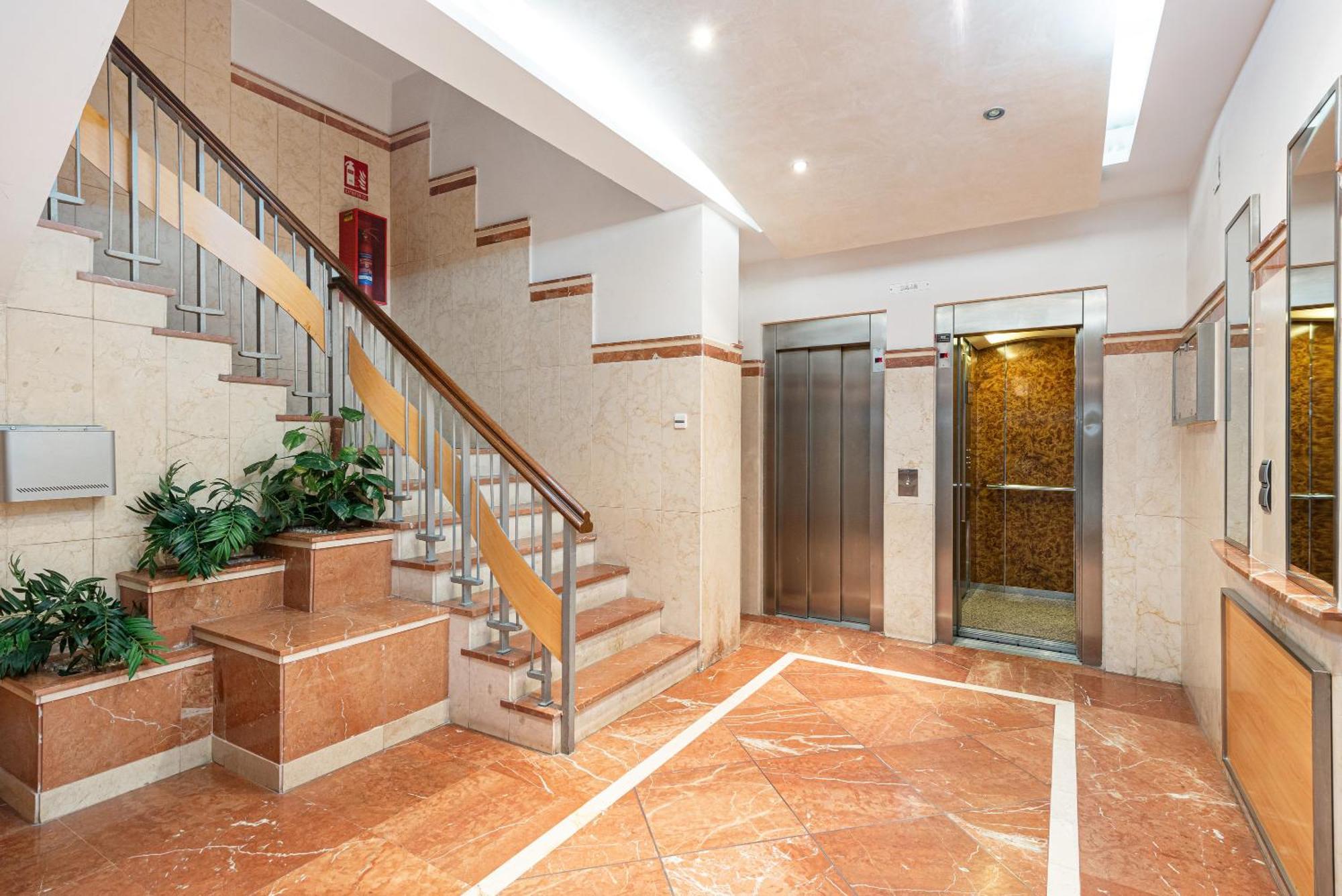 Estudios Larios 9 Málaga Kültér fotó