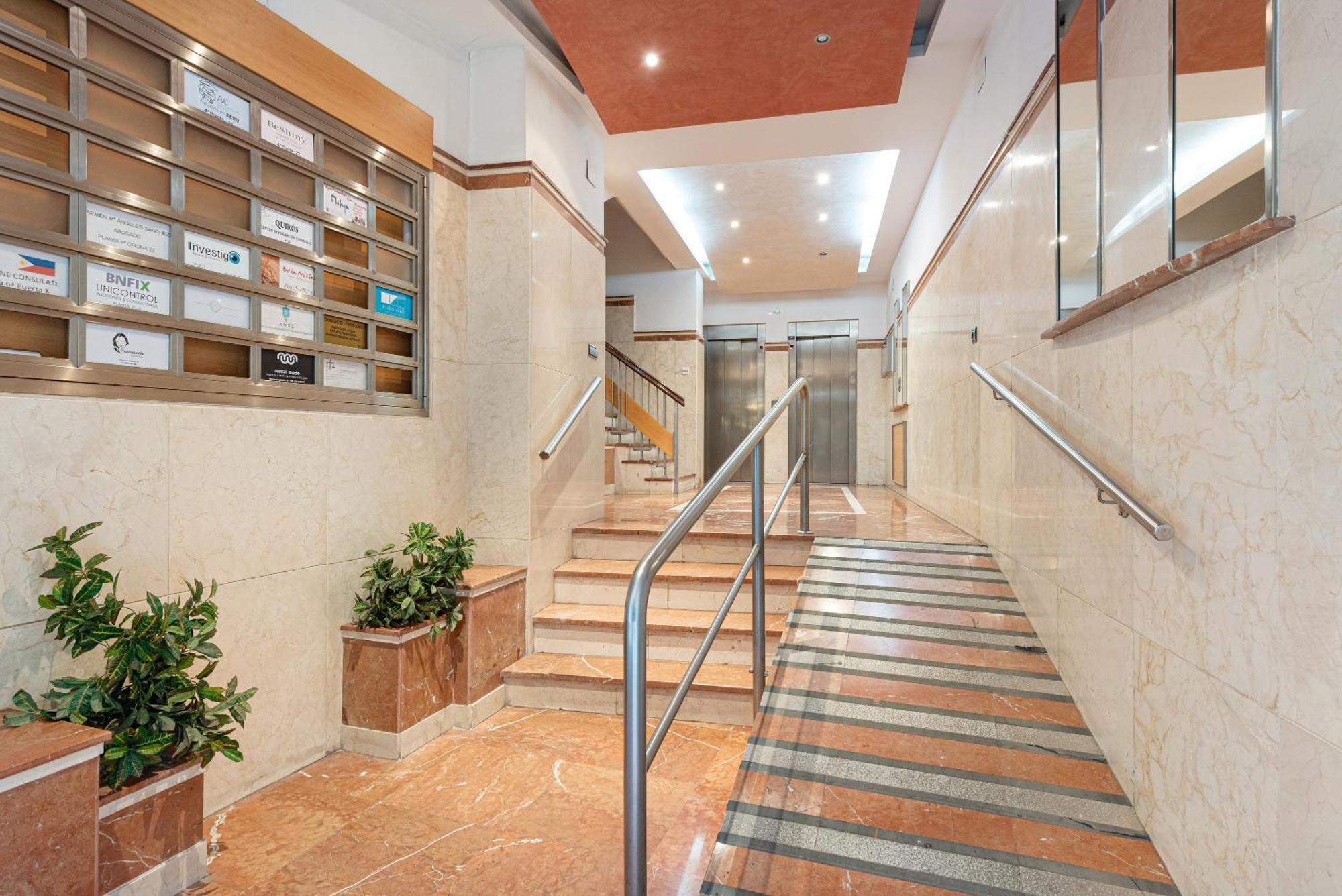 Estudios Larios 9 Málaga Kültér fotó
